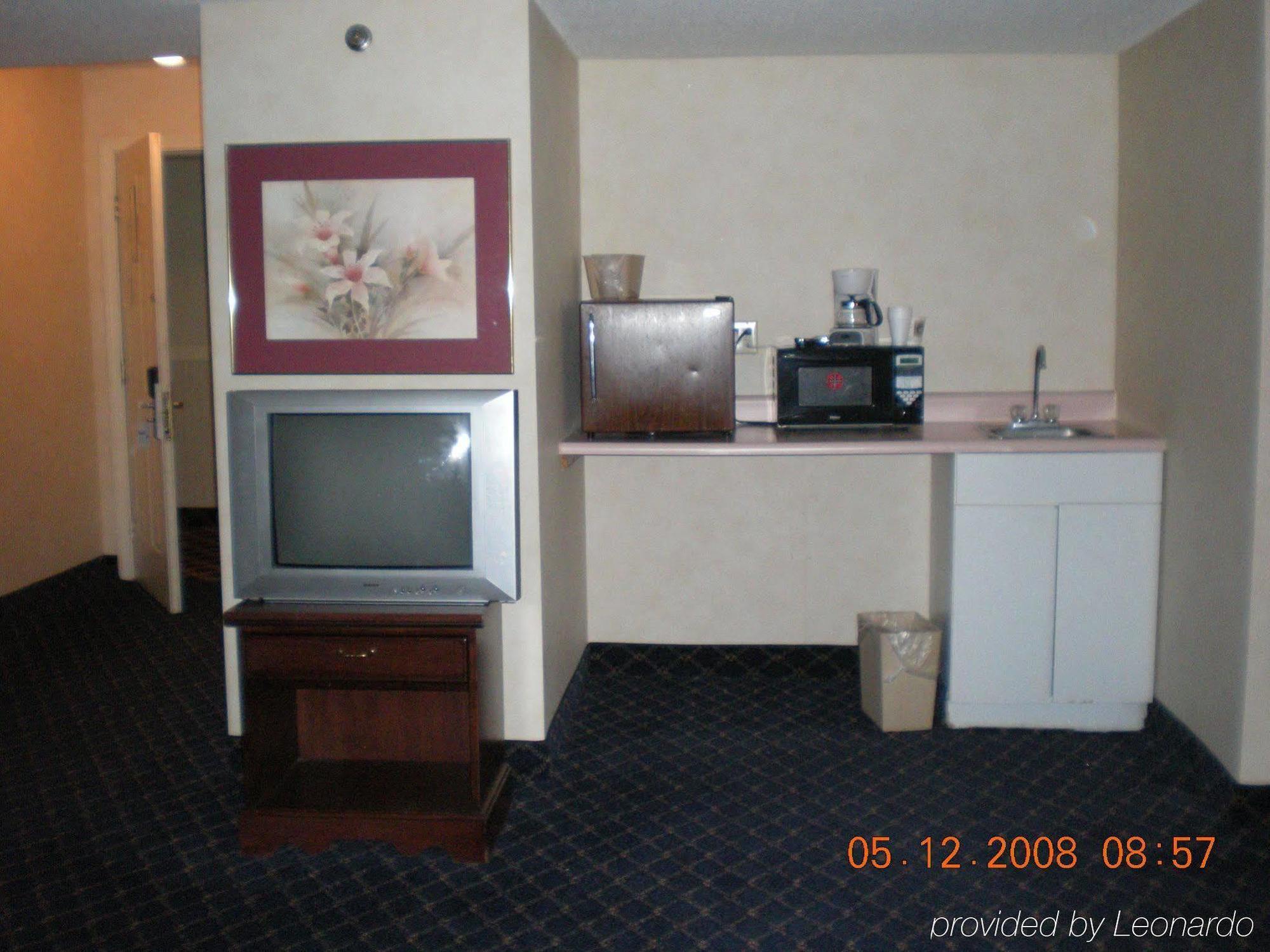 Regency Inn & Suites West Springfield Quarto foto
